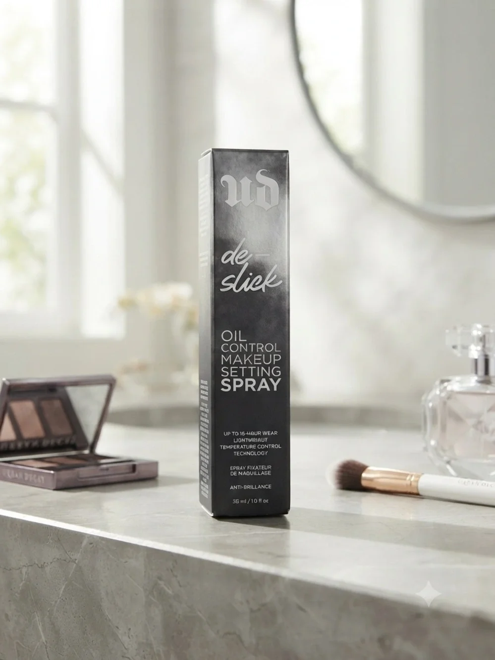 Urban Decay de-slick Oil Control Makeup Setting Spray - Black